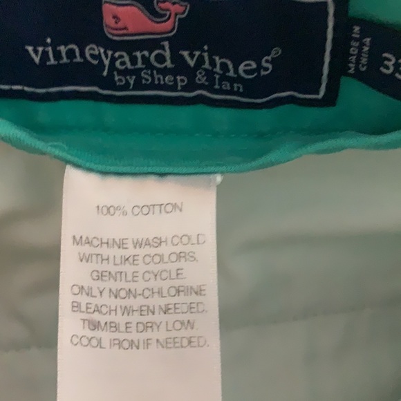 Vineyard Vines shorts size 33 - Picture 5 of 5